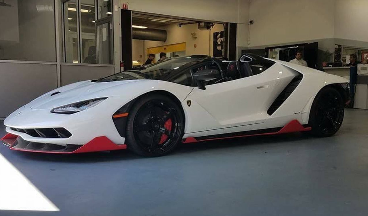 Gold Coast Auto Gallery Delivers White and Red Lamborghini ...
