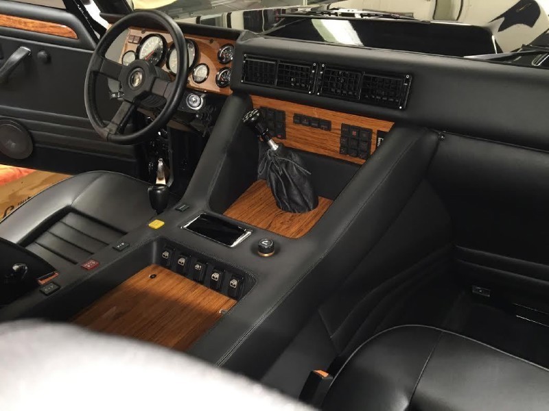 The interior of the Lamborghini LM002 is functional and ergonomic