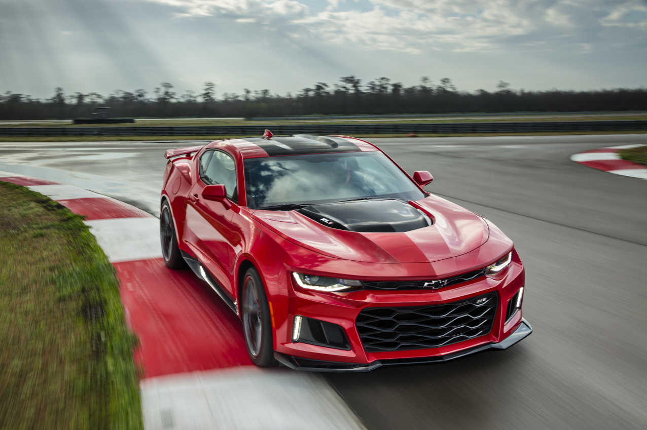 Chevrolet Releases 2017 Camaro 1LE and ZL1 Performance Numbers