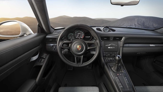 Porsche 911 R Interior