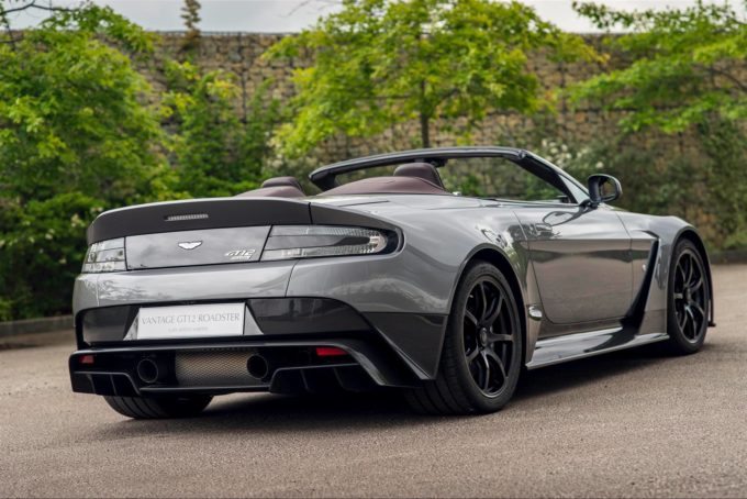 Aston-Martin-Vantage-Roadster-3
