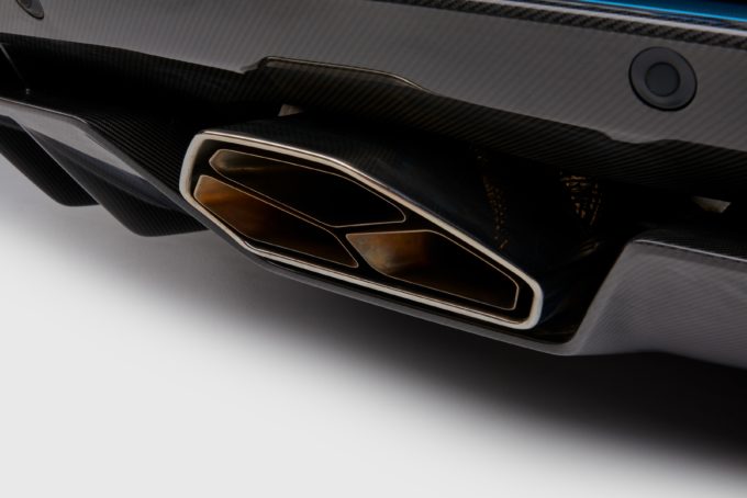 2018 Lamborghini Aventador S Roadster Specs - exhaust detail