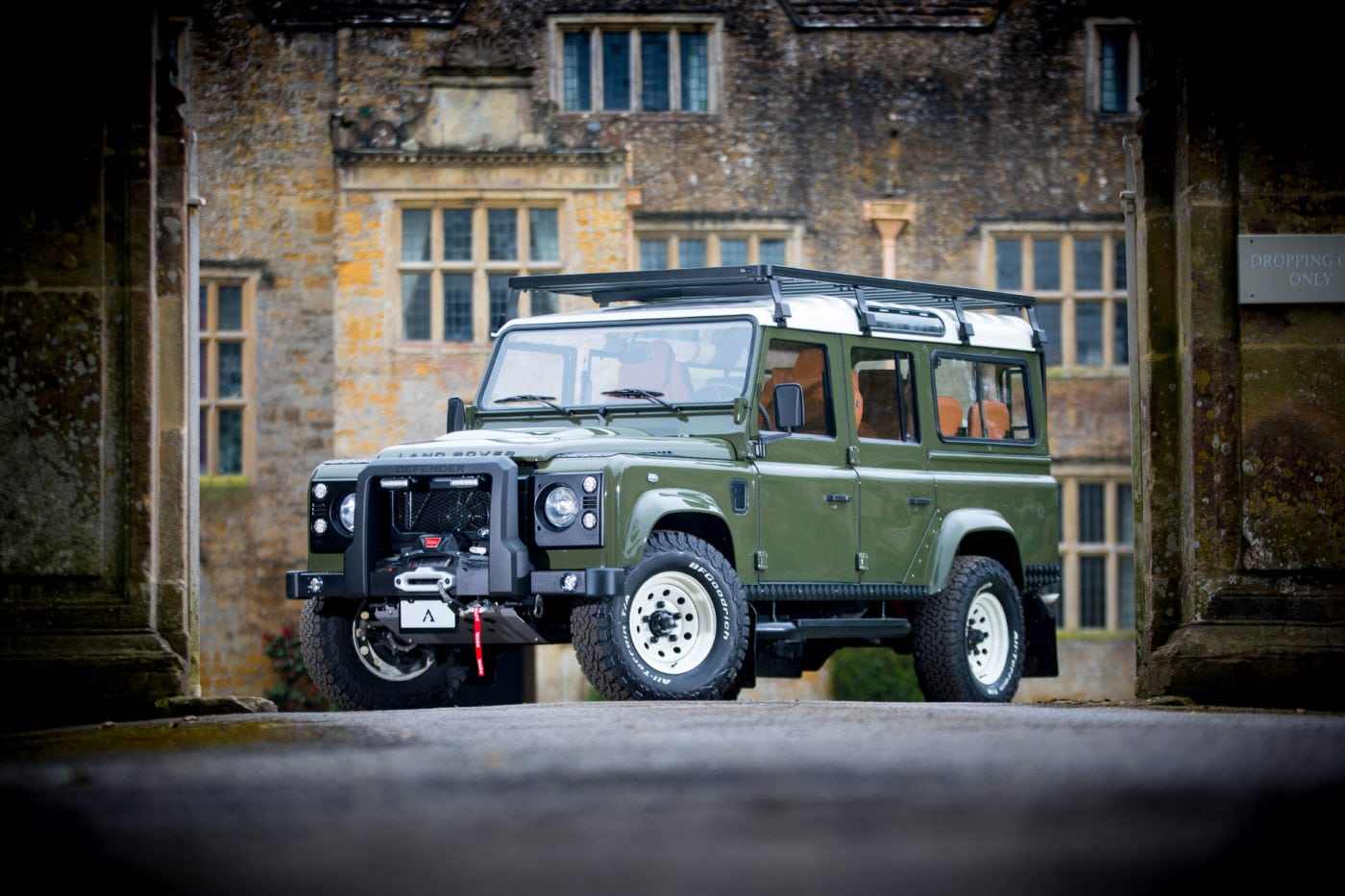 This Defender 90 is kitted out for action.