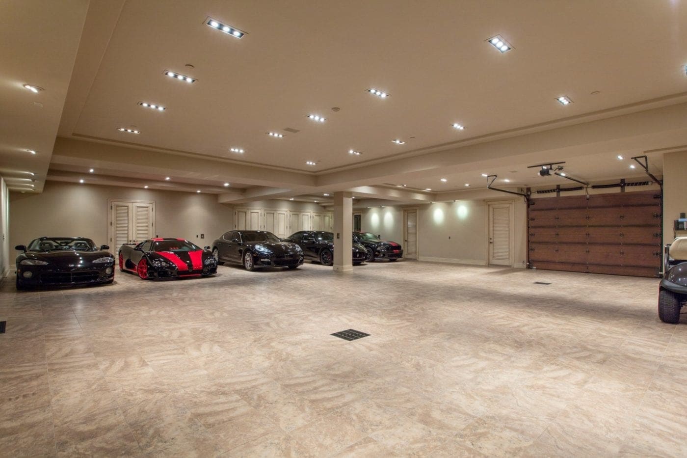 Mansion With Automotive Turntable 3 300 Sqft Garage 