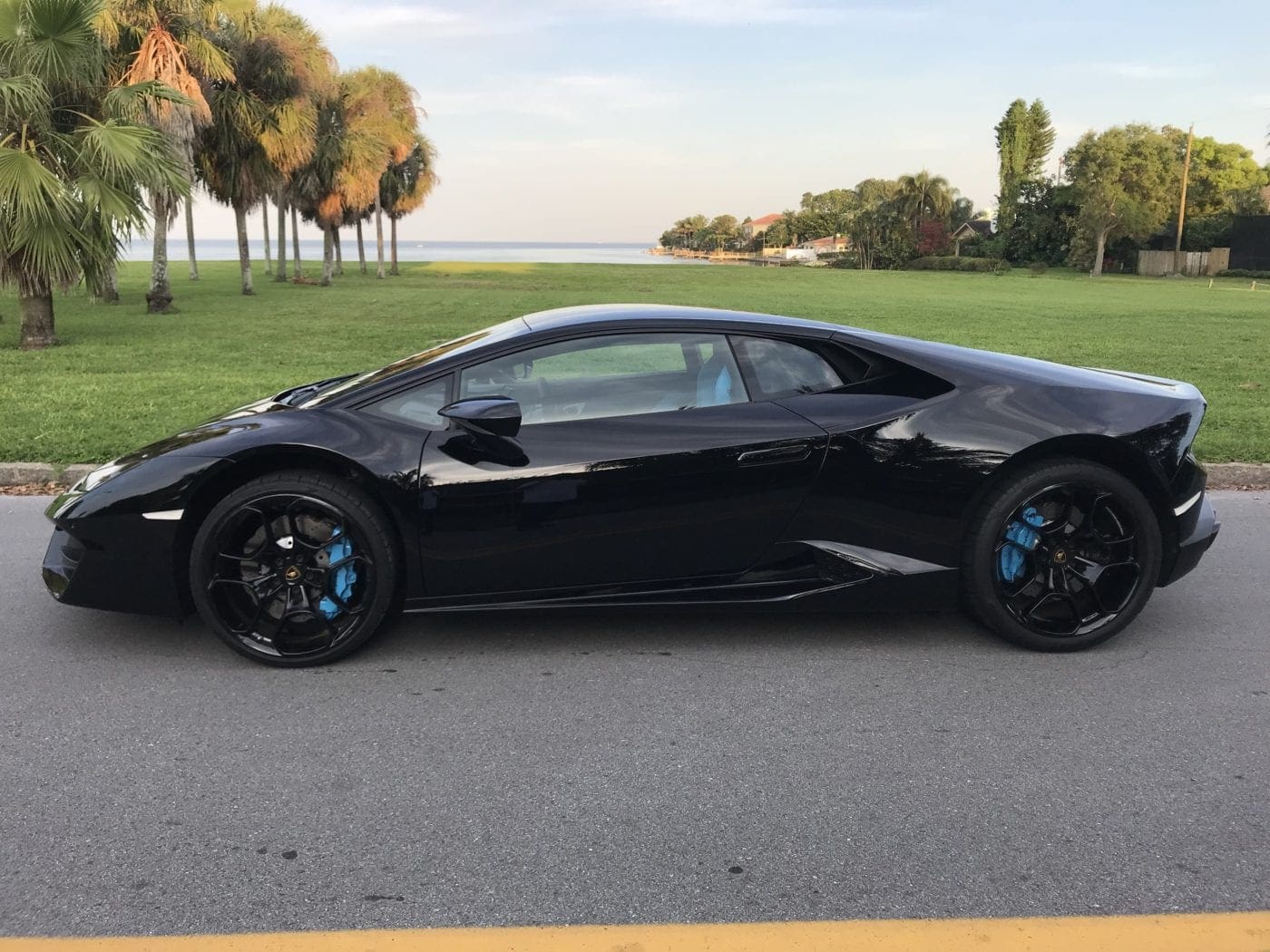 Stunning Black and Blue Lamborghini Huracan For Sale