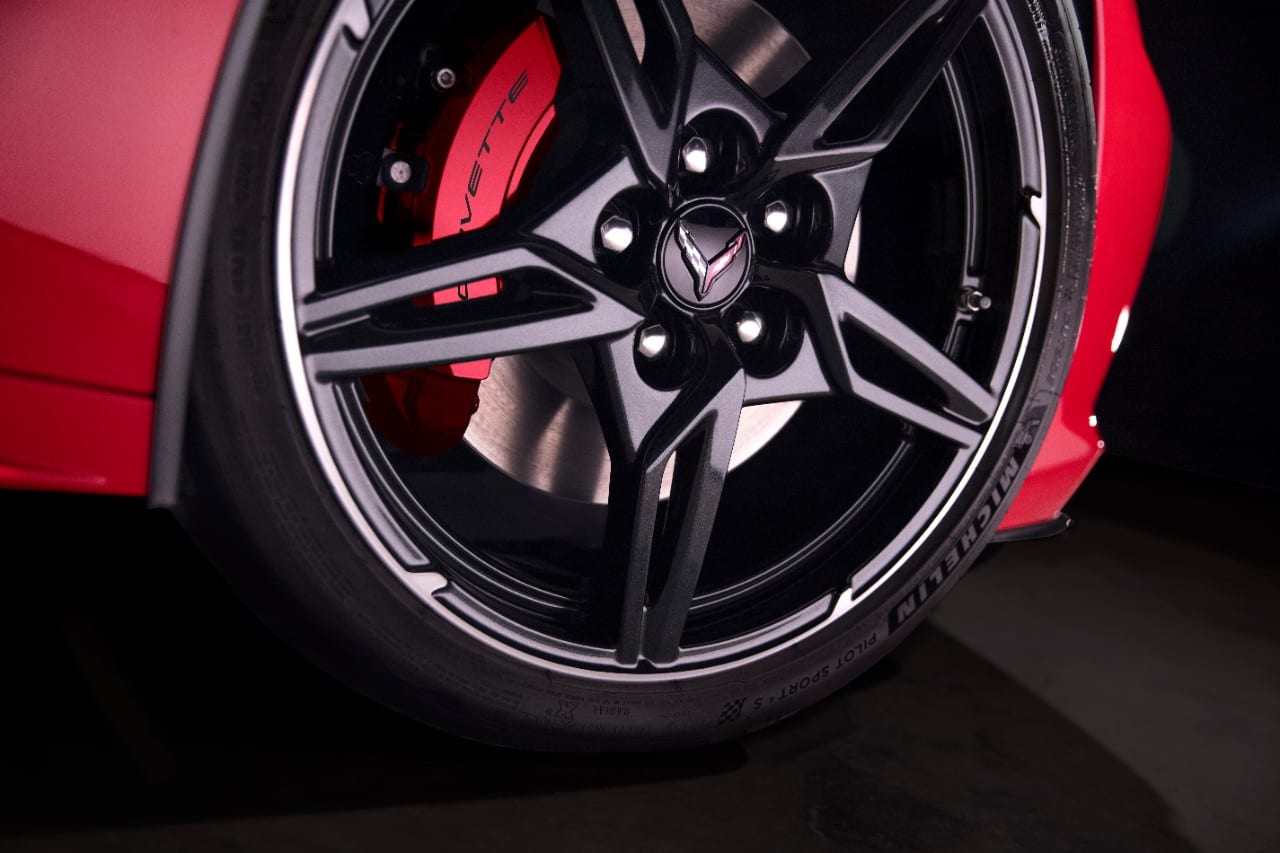 Every 2020 Corvette Stingray will arrive with 19" front and 20" rear wheels.