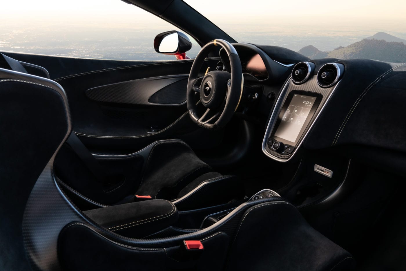 No two McLaren 600LT Spider interiors are optioned alike. 