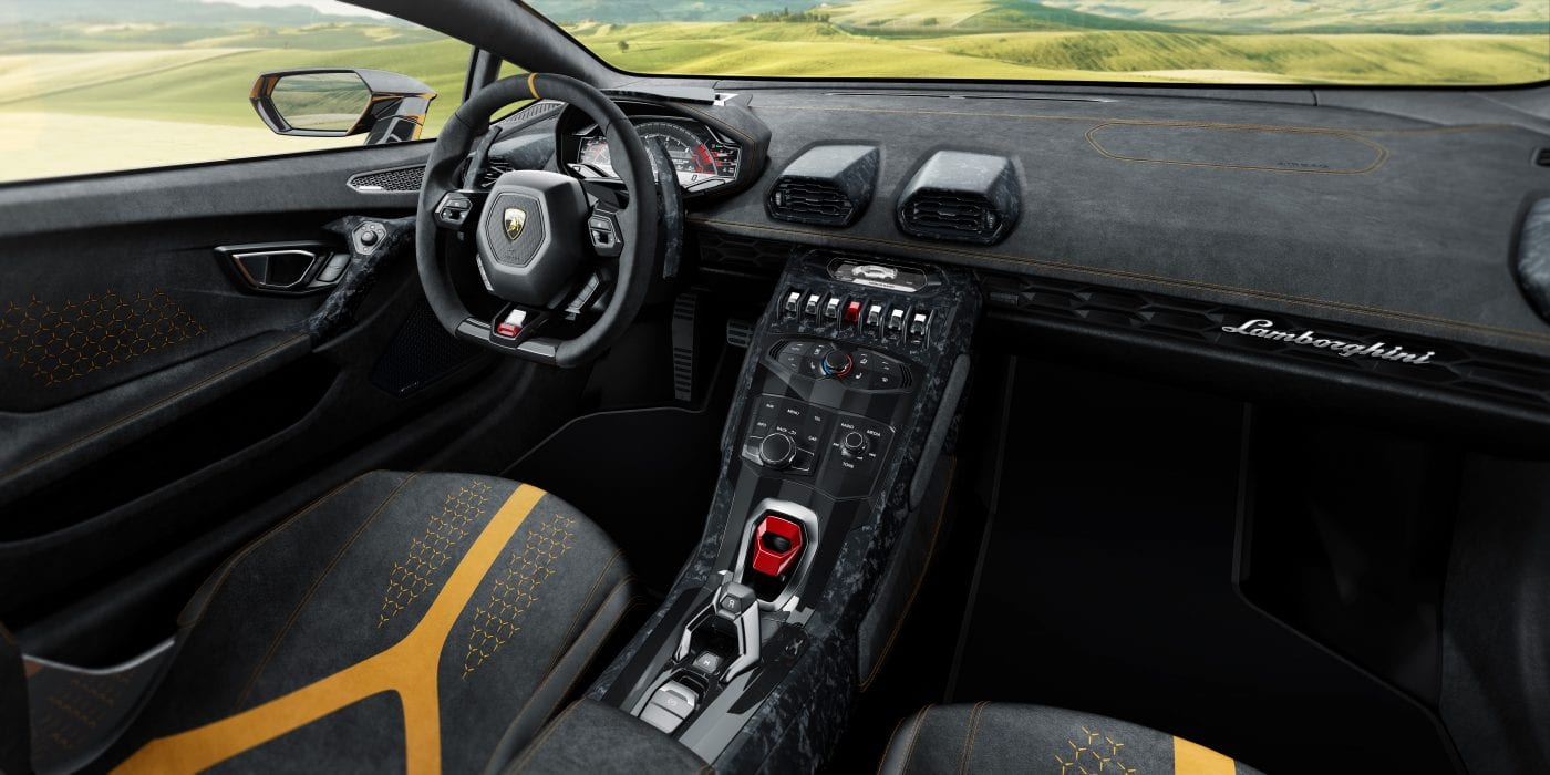 A look inside at the Lamborghini Huracan's interior.