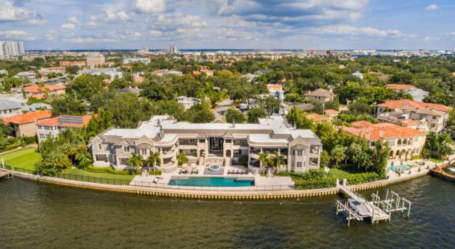 Derek Jeter Lists Tampa Mansion where Tom Brady is Currently Living