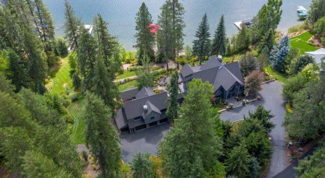 Home of the Day: Lakefront Estate on Rockford Bay