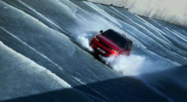 The New Range Rover Sport Debuts By Climbing A 1000-Foot Spillway