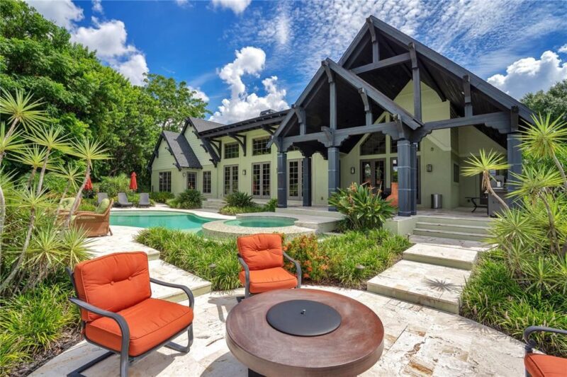 Mansion Motors: An Orlando Waterfront Property With Plenty Of Performance