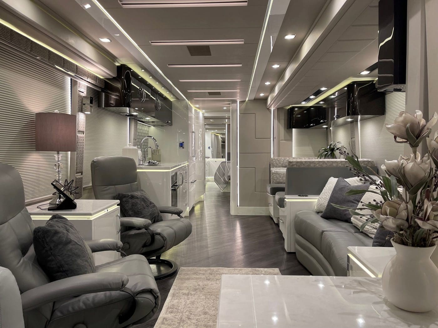 Motorcoaches That Revolve Around Luxury And You
