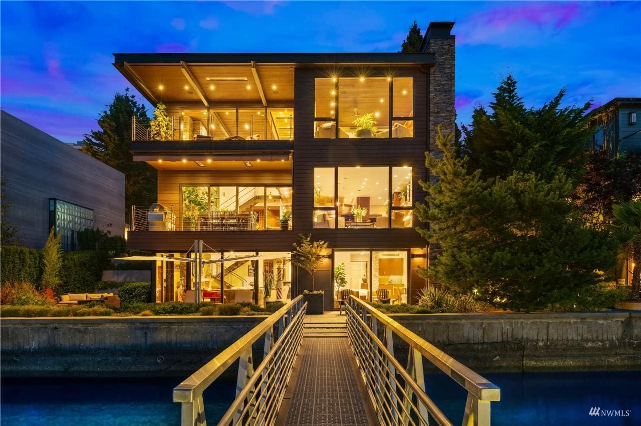 This M Northwest Lakefront Mansion Is Perfect For Entertaining